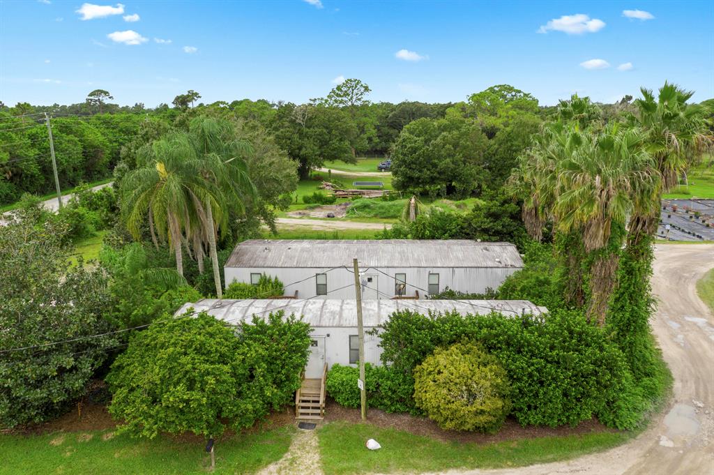 METES AND BOUNDS - Land