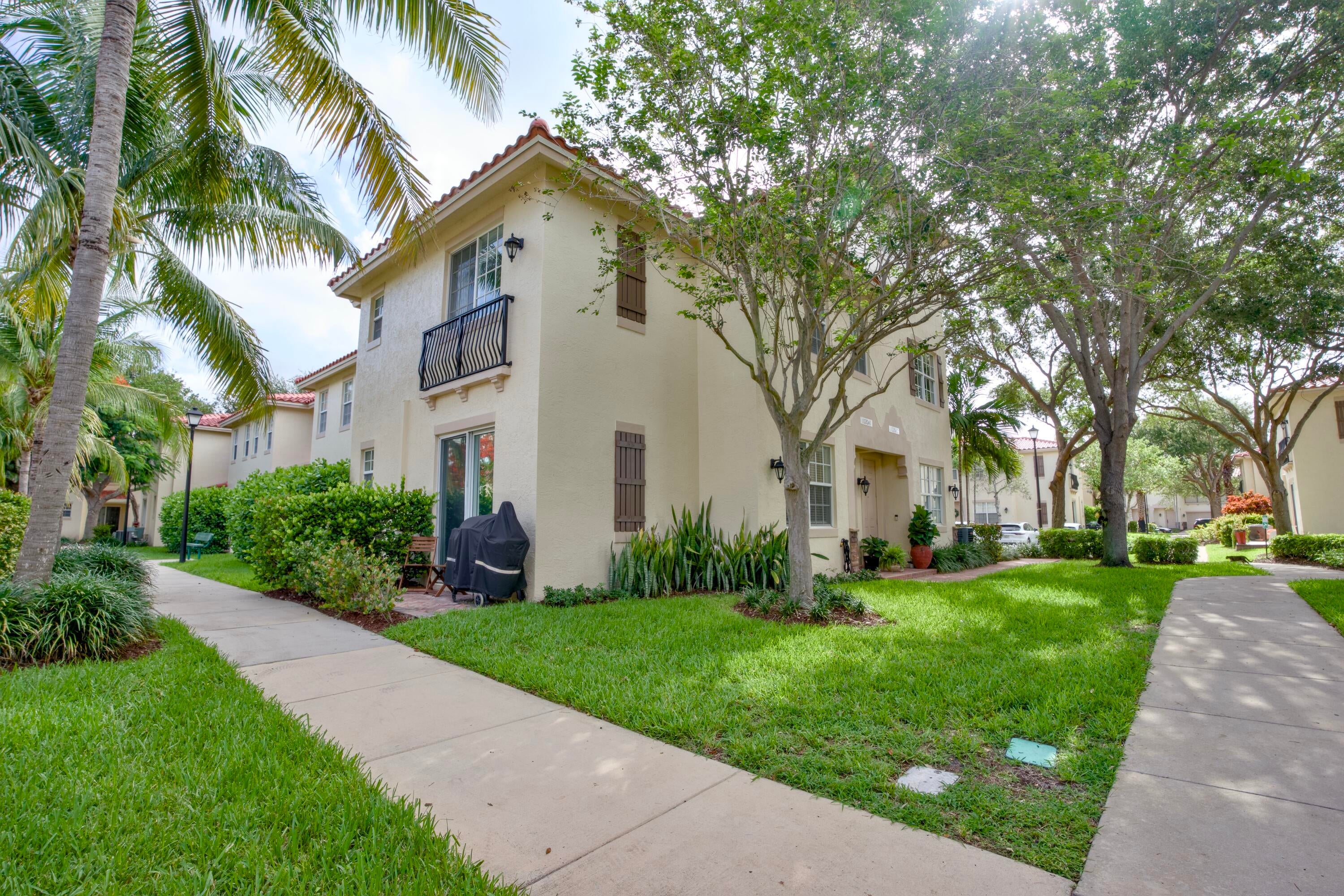 1020 E Longport Circle A1