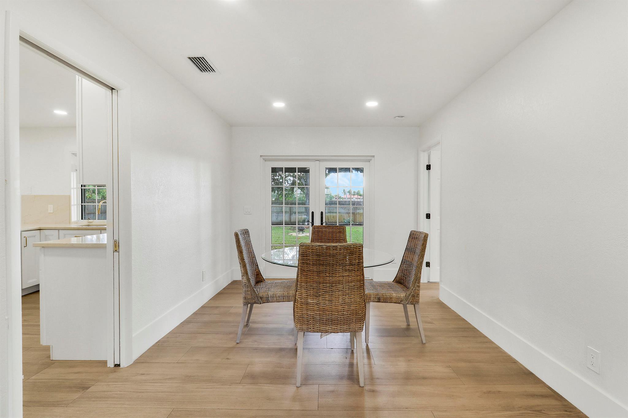 CROMWELL ESTATES II - Residential Lease