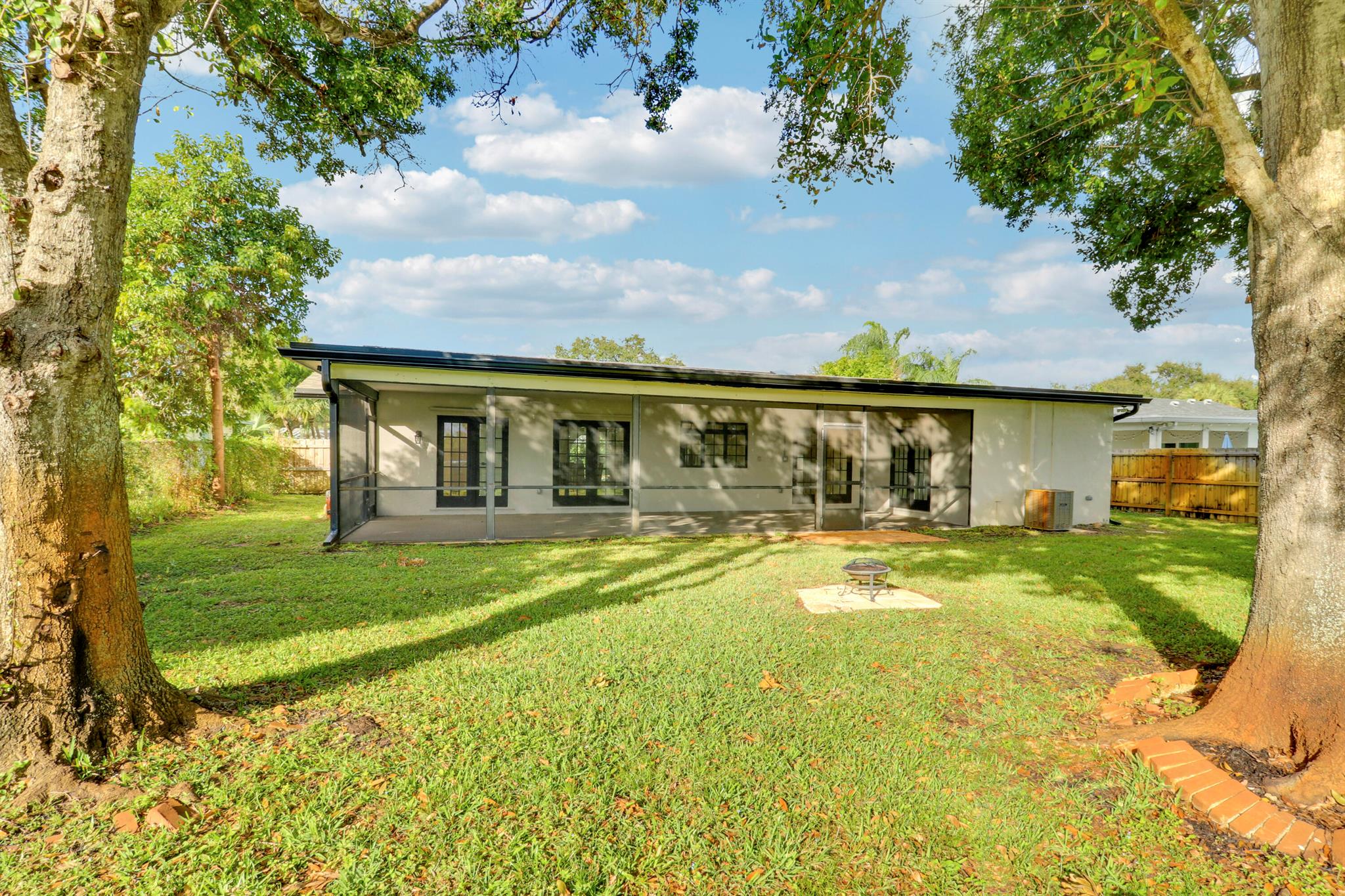 CROMWELL ESTATES II - Residential Lease