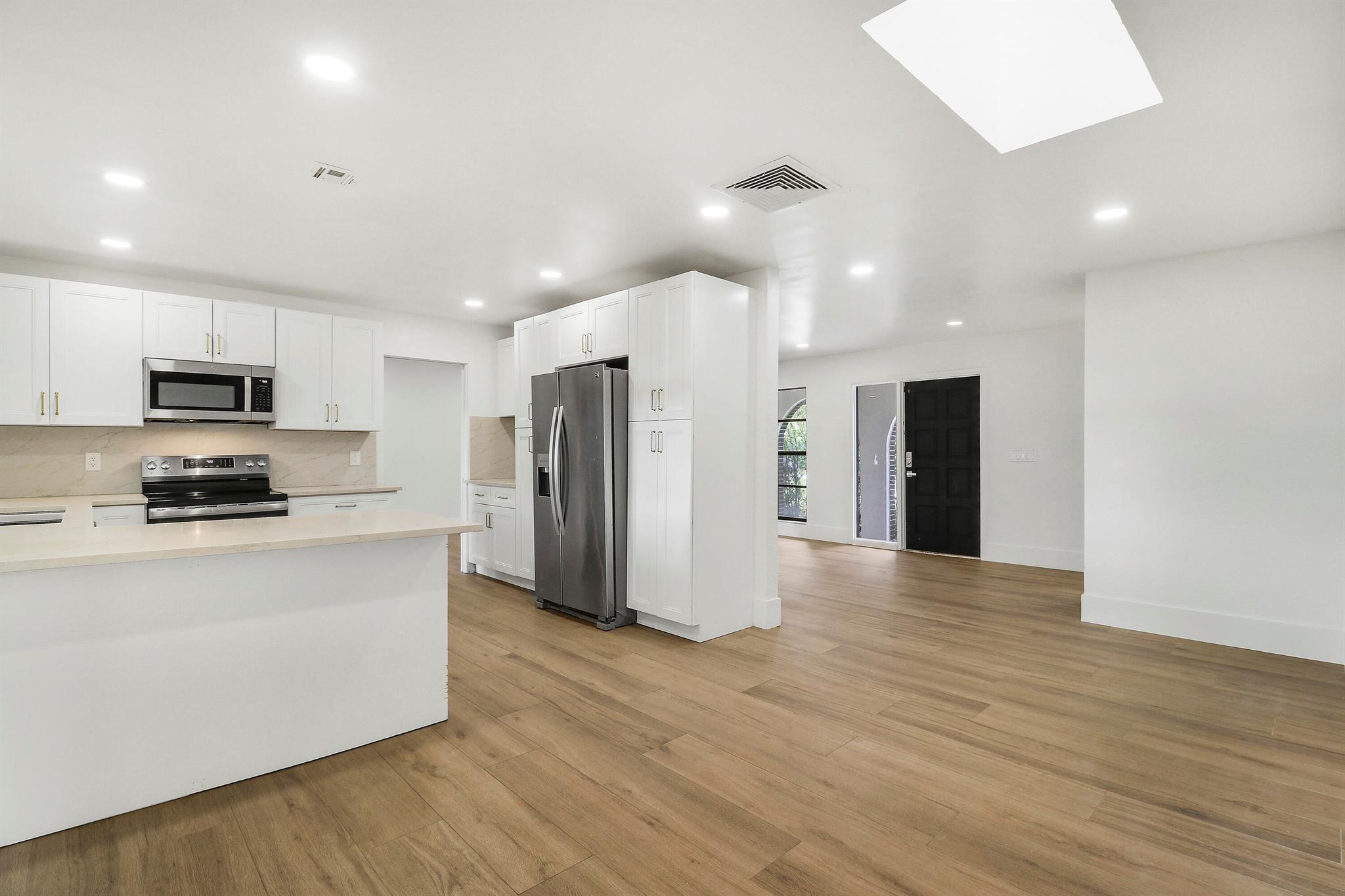 CROMWELL ESTATES II - Residential Lease