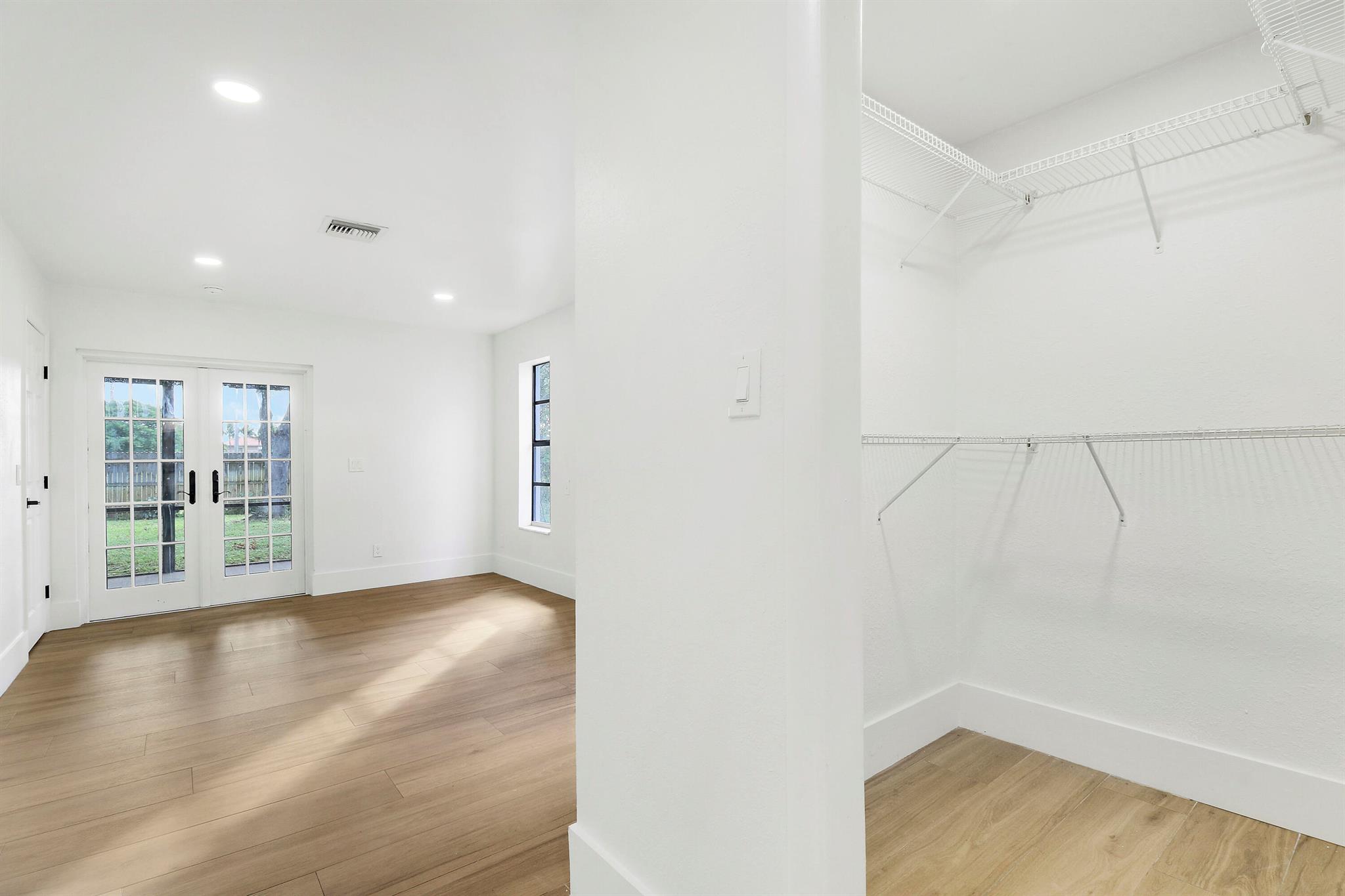 CROMWELL ESTATES II - Residential Lease