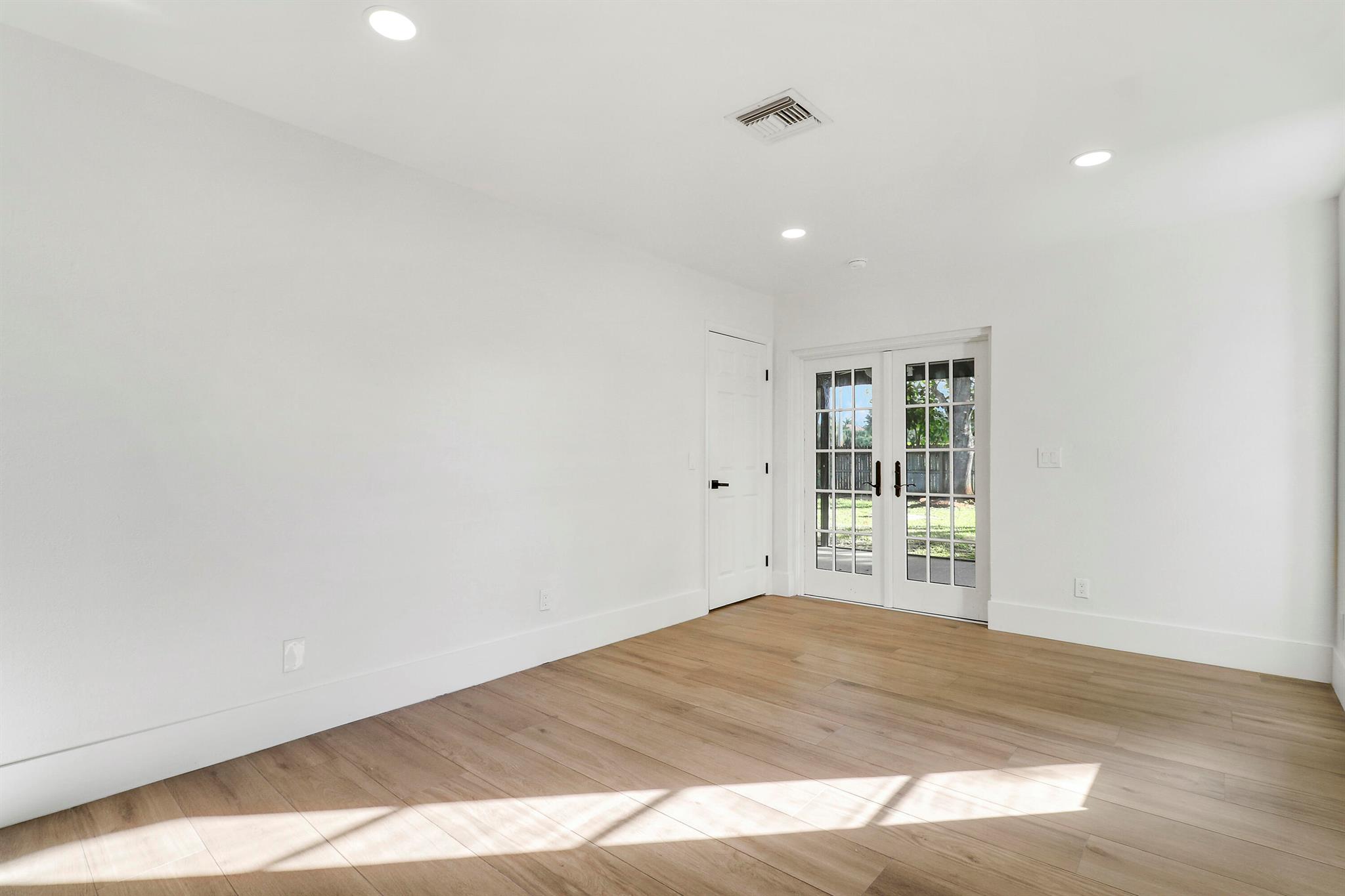 CROMWELL ESTATES II - Residential Lease