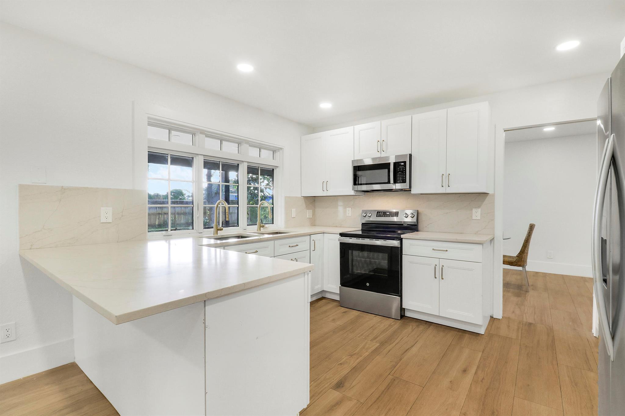 CROMWELL ESTATES II - Residential Lease