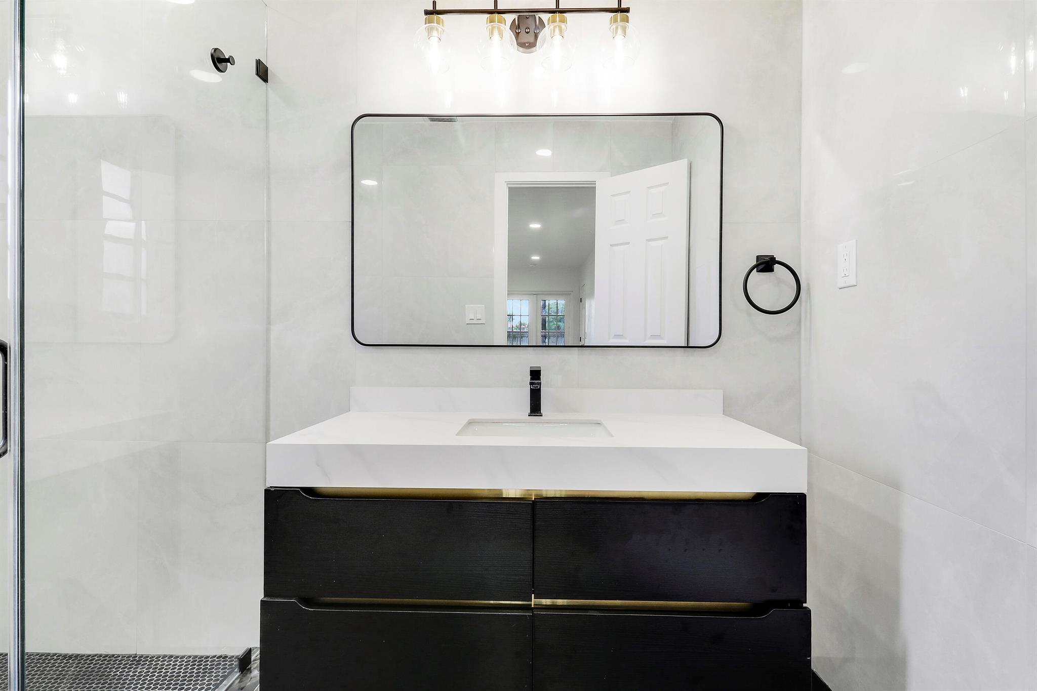 CROMWELL ESTATES II - Residential Lease