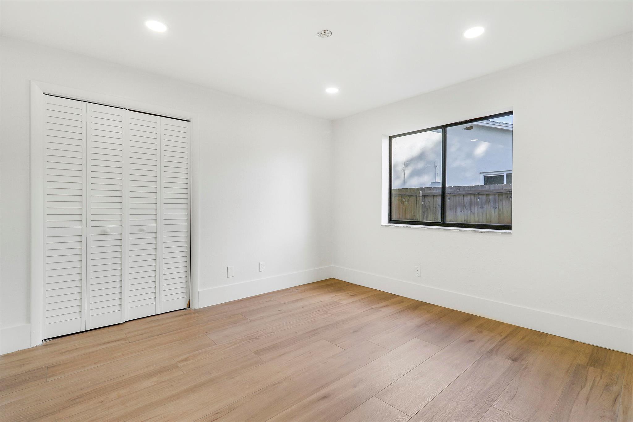 CROMWELL ESTATES II - Residential Lease