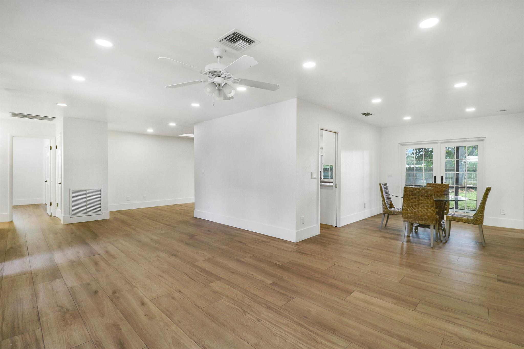 CROMWELL ESTATES II - Residential Lease