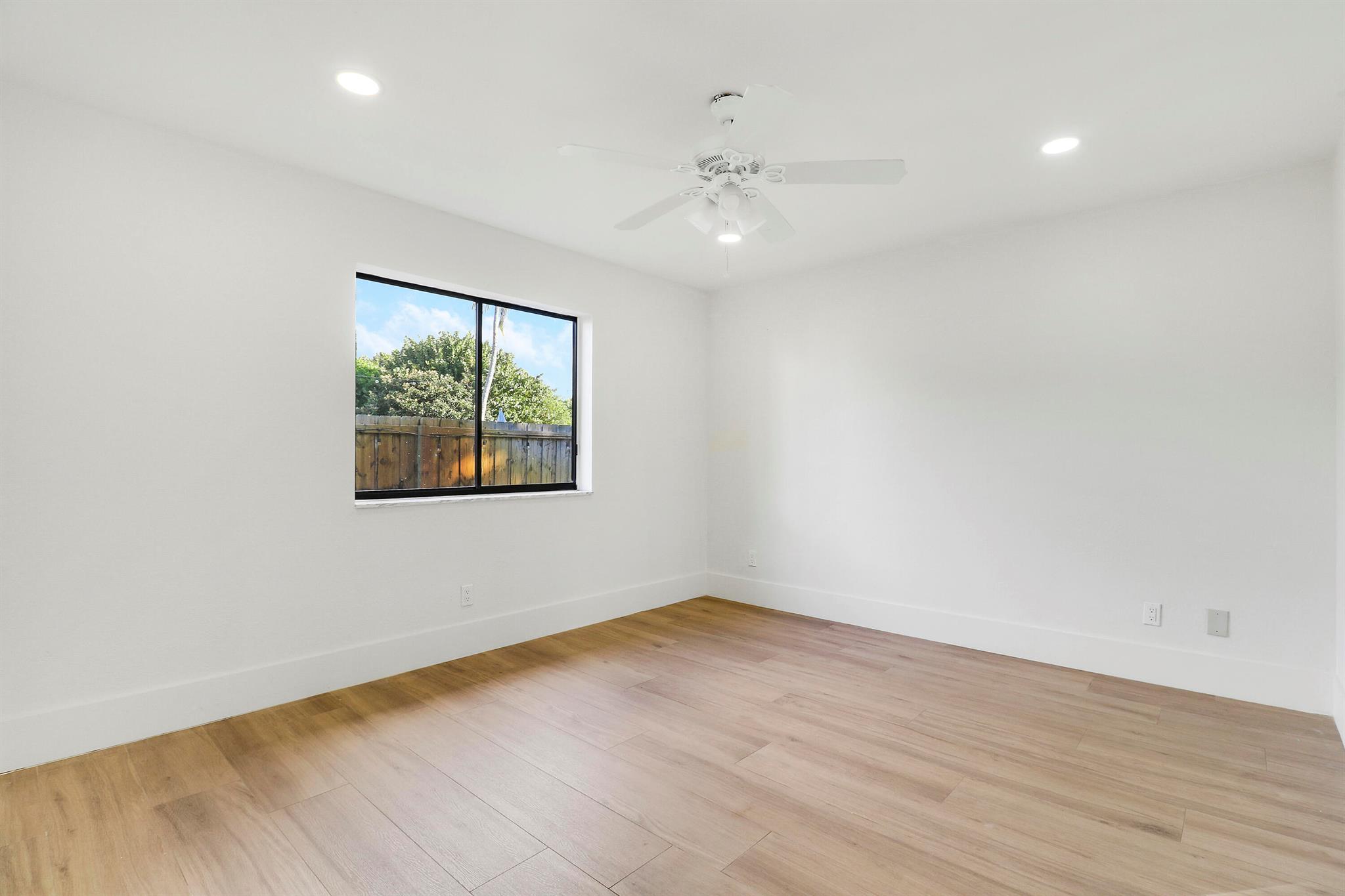 CROMWELL ESTATES II - Residential Lease