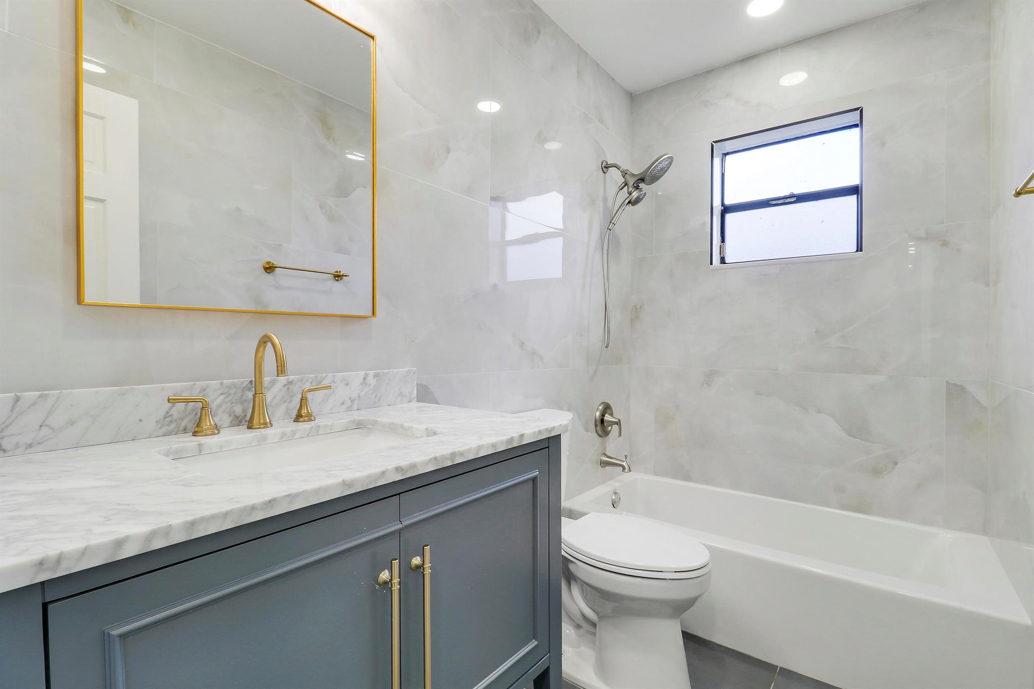 CROMWELL ESTATES II - Residential Lease