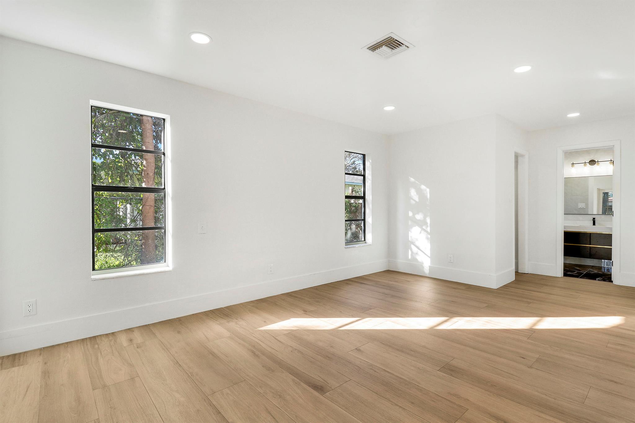 CROMWELL ESTATES II - Residential Lease