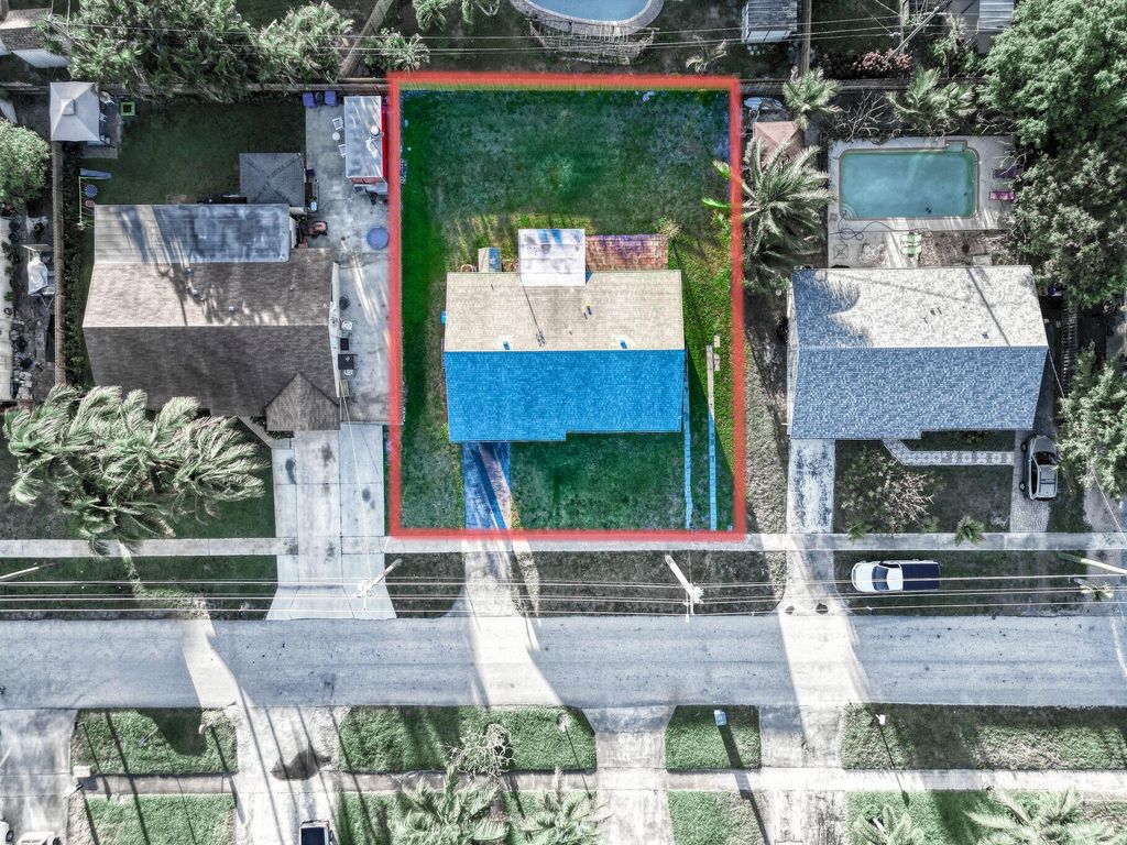 Photo of 919 S 12th Street, Lantana, FL 33462 (MLS # R11063102)