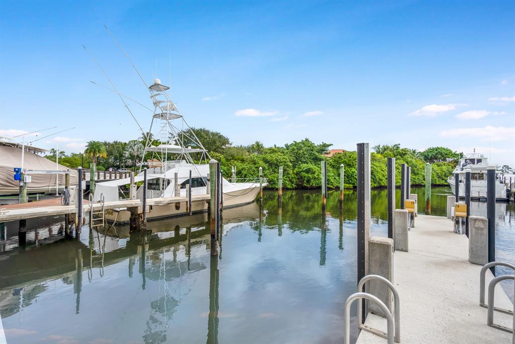 Jonathan's Landing Marina Condo - Land