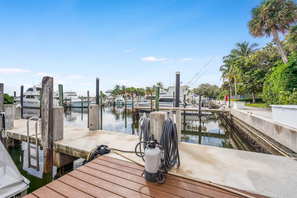 Jonathan's Landing Marina Condo - Land