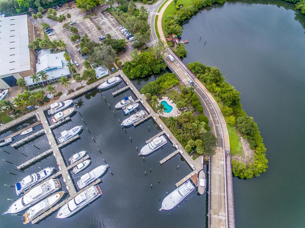 Jonathan's Landing Marina Condo - Land