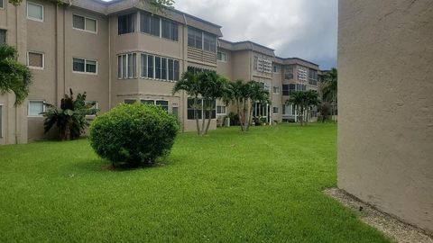 Condominium in Palm Springs FL 721 Lori Drive Dr 23.jpg