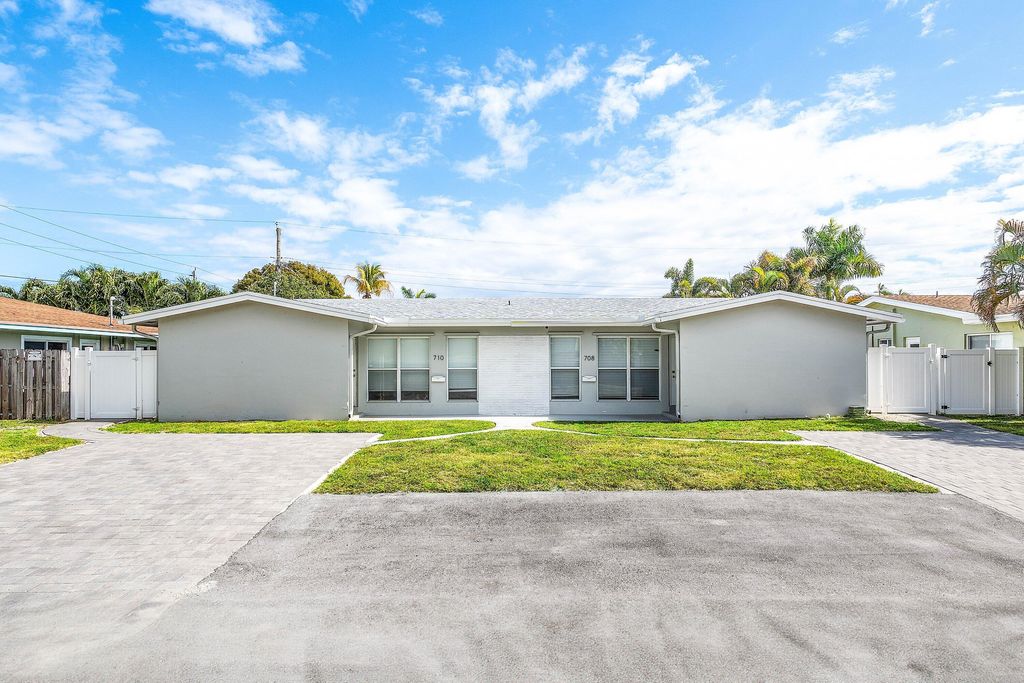 Photo of 708710 NE 23rd Avenue, Pompano Beach, FL 33062 (MLS # R11162600)