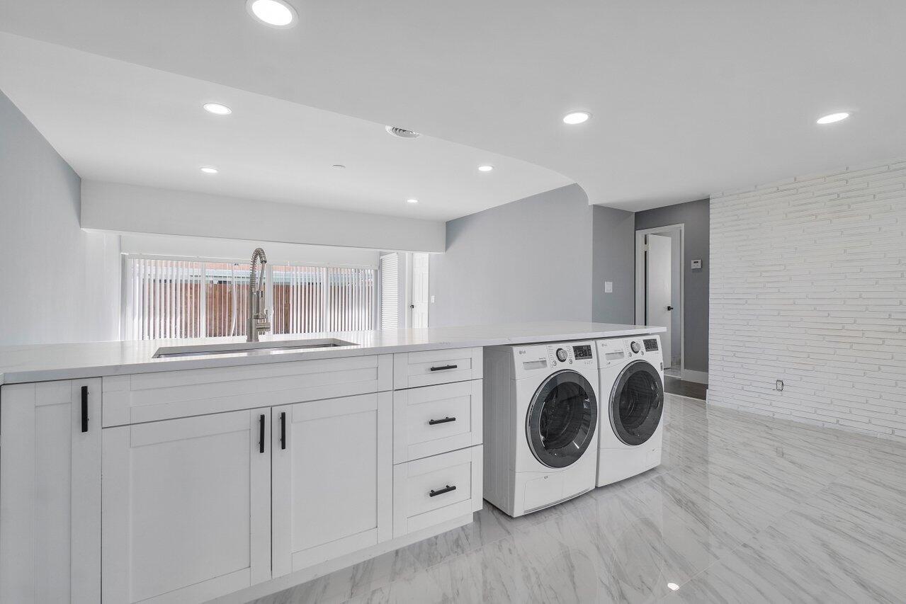 FAIR WAY PARK - Residential Income