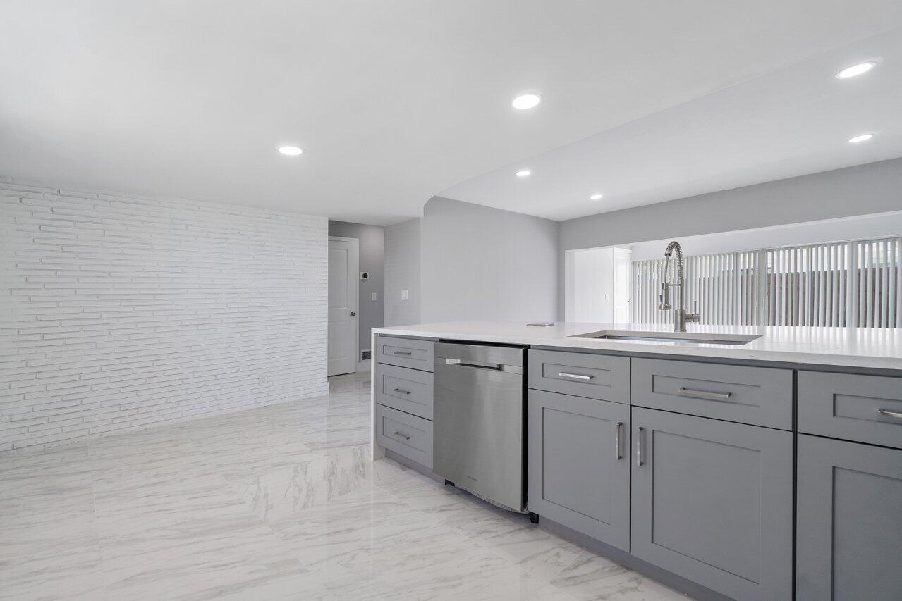 FAIR WAY PARK - Residential Income