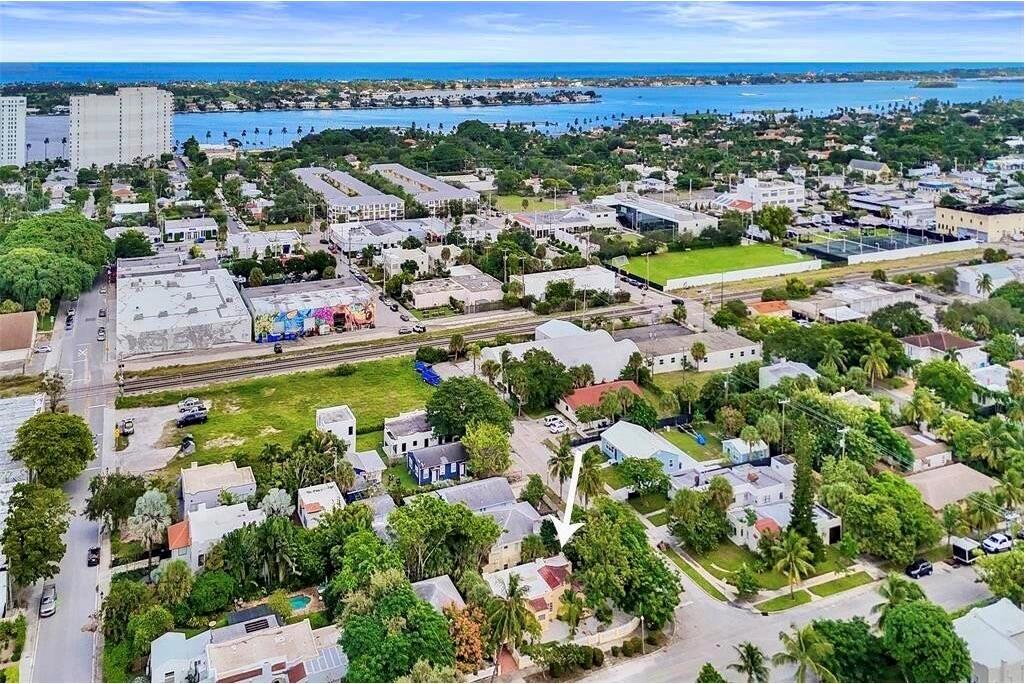 Flamingo Park - Residential Lease