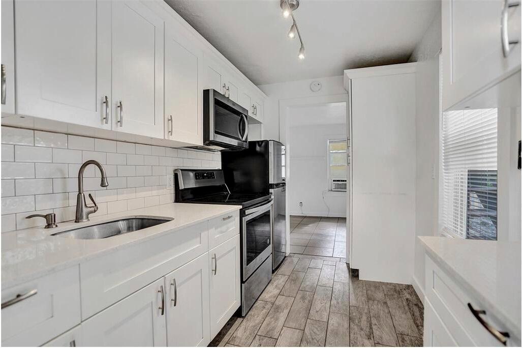 Flamingo Park - Residential Lease