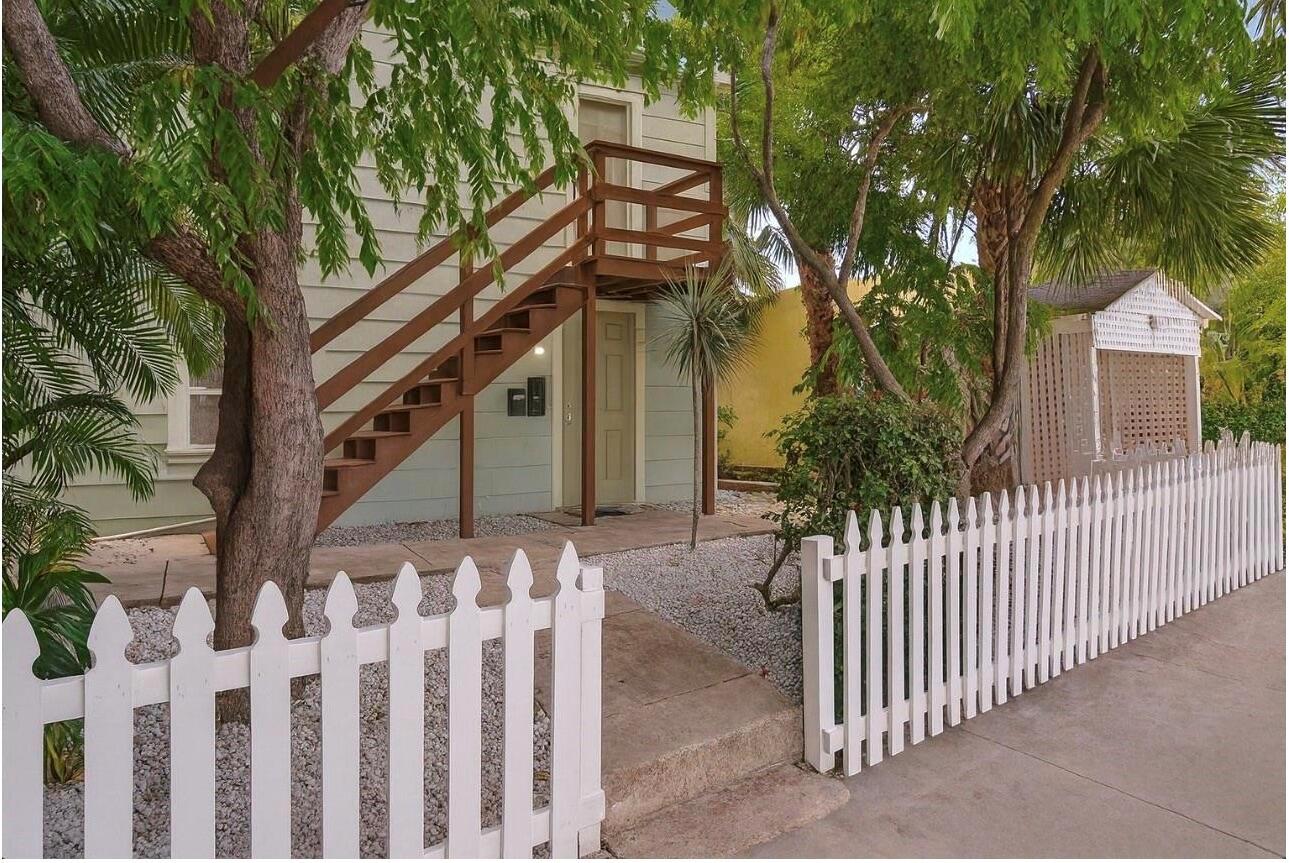 Flamingo Park - Residential Lease