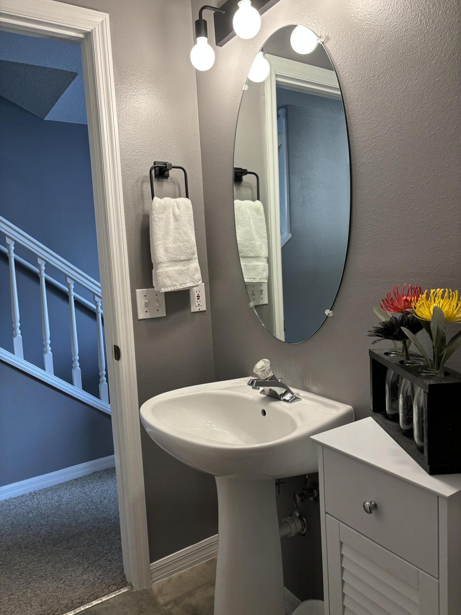 WINDSOR OAKS - Residential