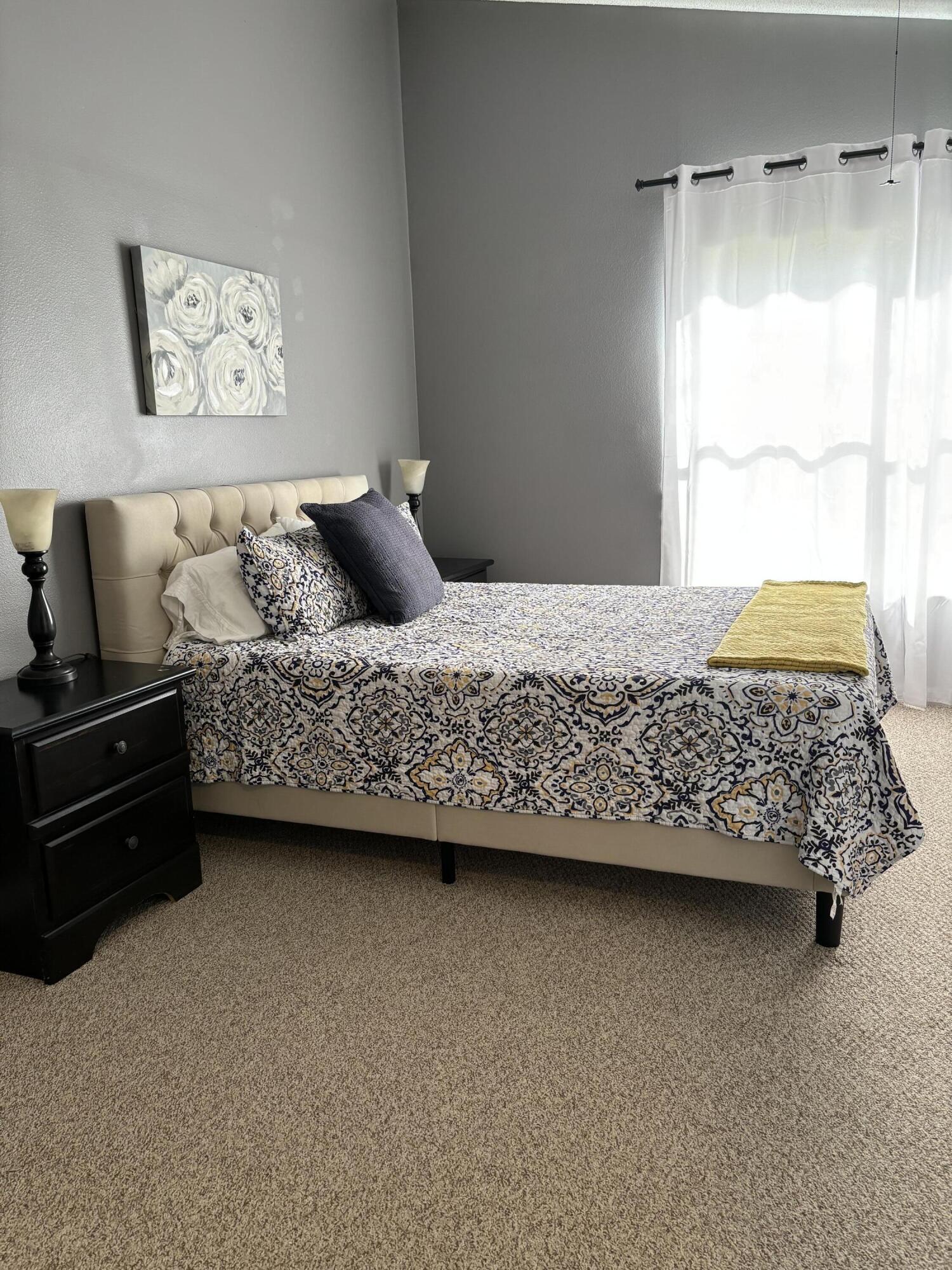WINDSOR OAKS - Residential