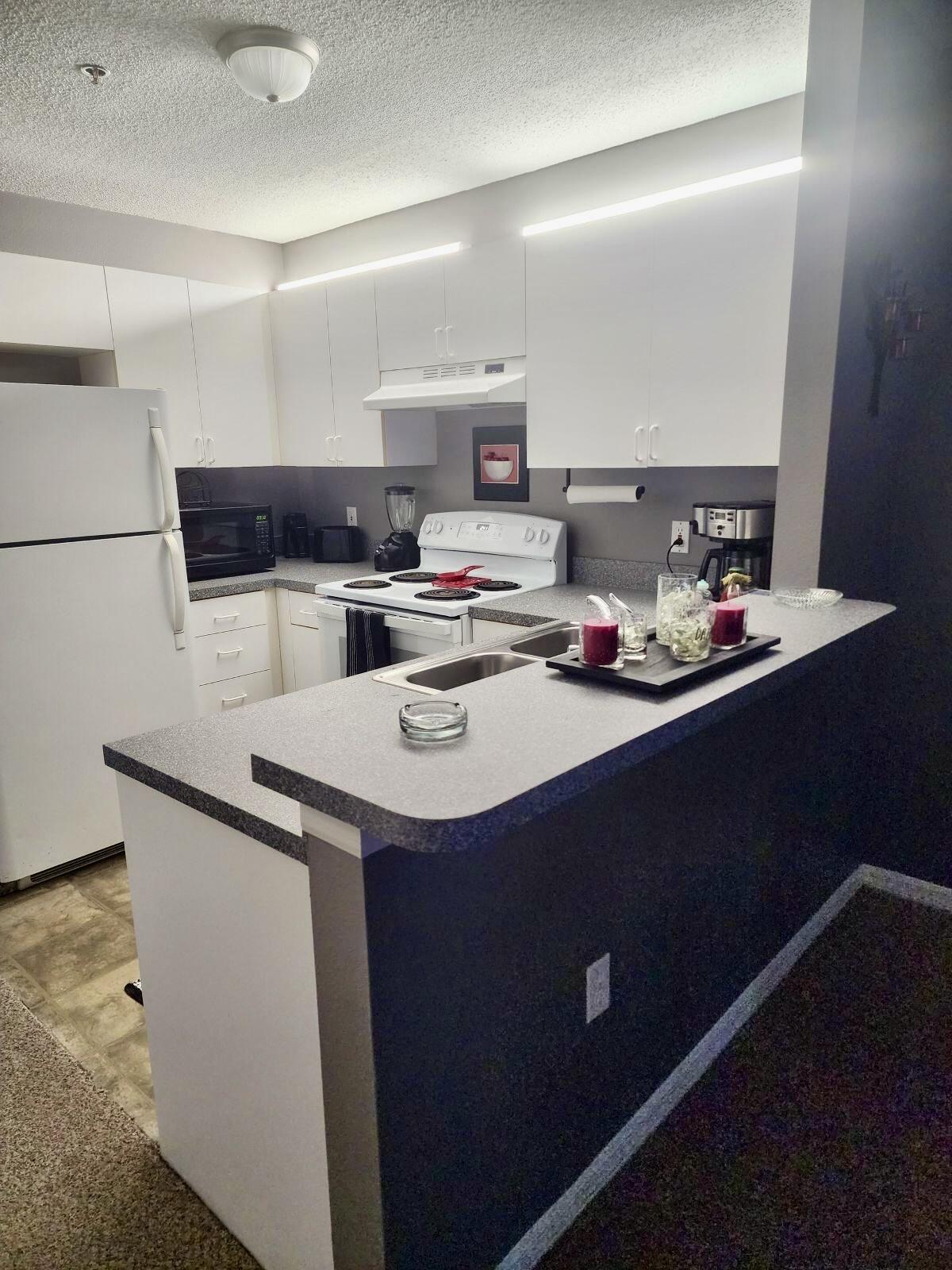 WINDSOR OAKS - Residential