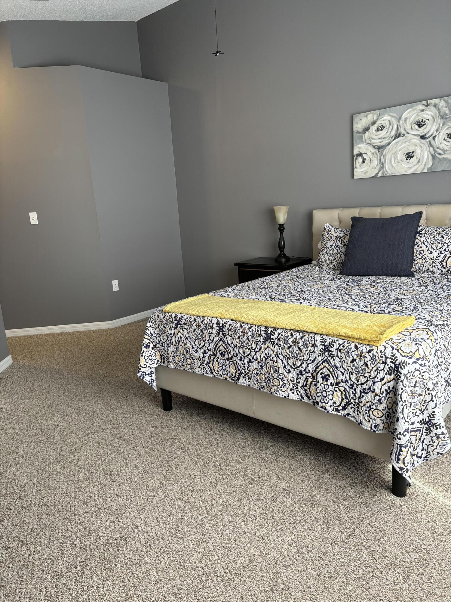 WINDSOR OAKS - Residential