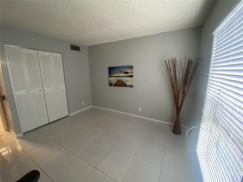 Entrada Condo I - Residential Lease