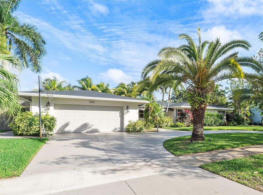 A wonderful family home with an ideal location on a spacious Hollywood Hills lot. The added convenience of being within walking distance to schools makes it even more appealing. This home comes with a new roof, an open layout, and a well-equipped kitchen, seamlessly connecting to the outdoor area. Step into a sizable backyard featuring a large swimming pool with a heated hot tub, along with a gazebo, making it a perfect spot for entertaining—a delightful blend of indoor comfort and outdoor relaxation. The bedrooms are generously sized, offering ample space for the family. This home eagerly awaits a new family to fill it with cherished memories. Additionally, it's just a short distance from all that South Florida has to offer, including the airport and highways.