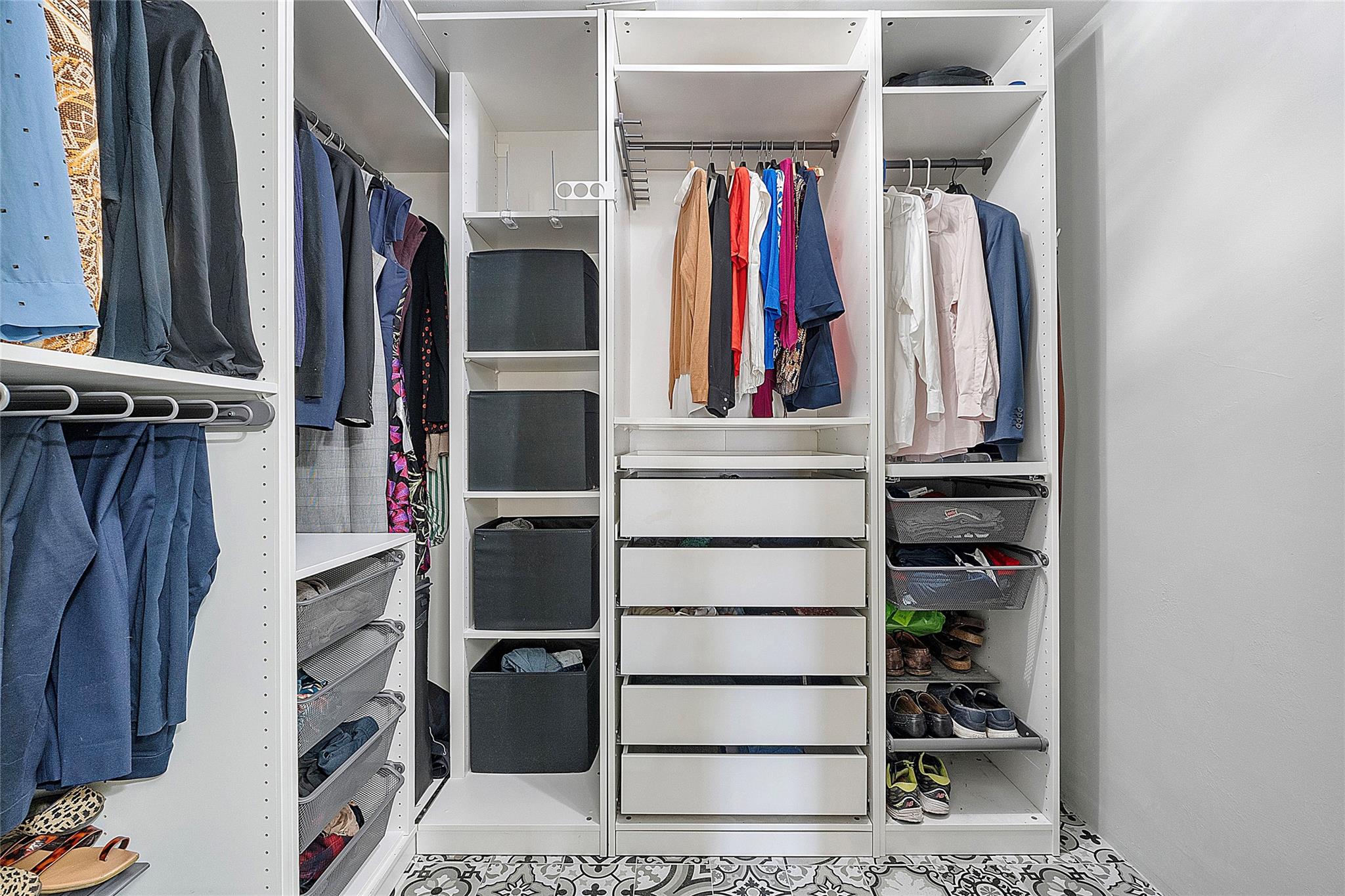 Hollywood Hills 6-22 B - Residential