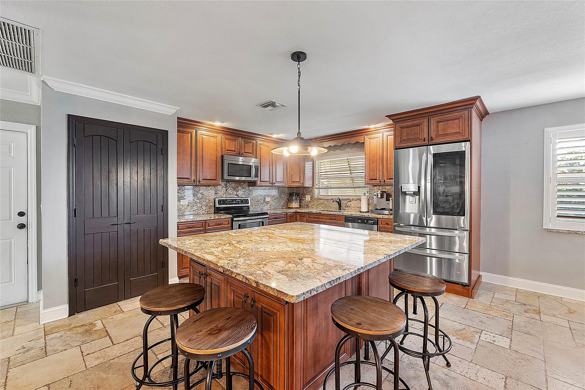 Hollywood Hills 6-22 B - Residential