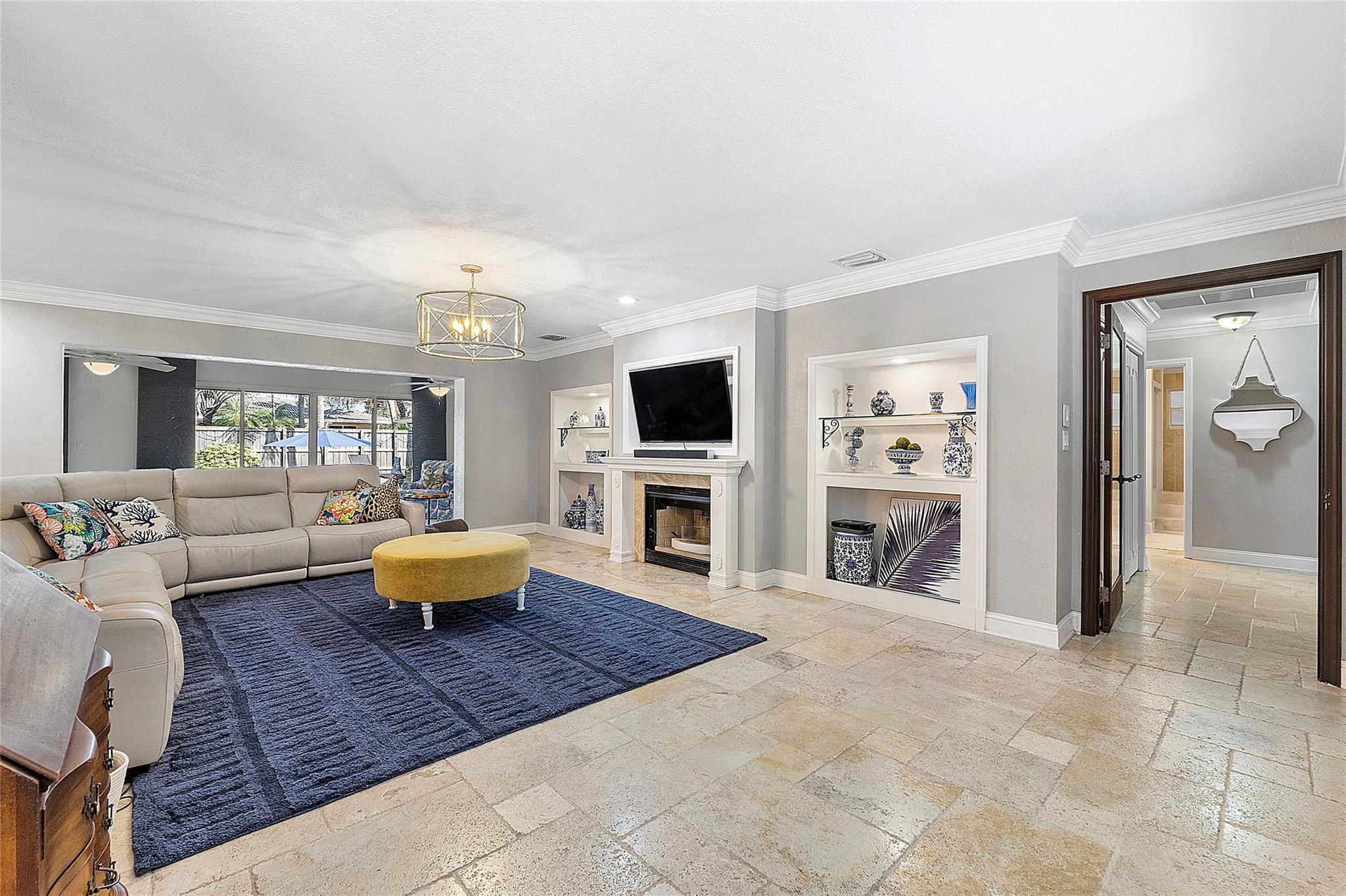 Hollywood Hills 6-22 B - Residential