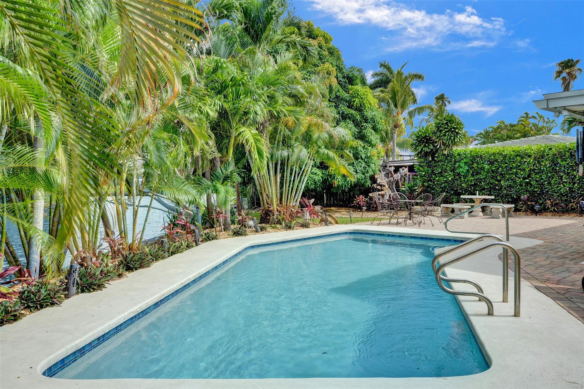 ALMAR ESTATES - Residential