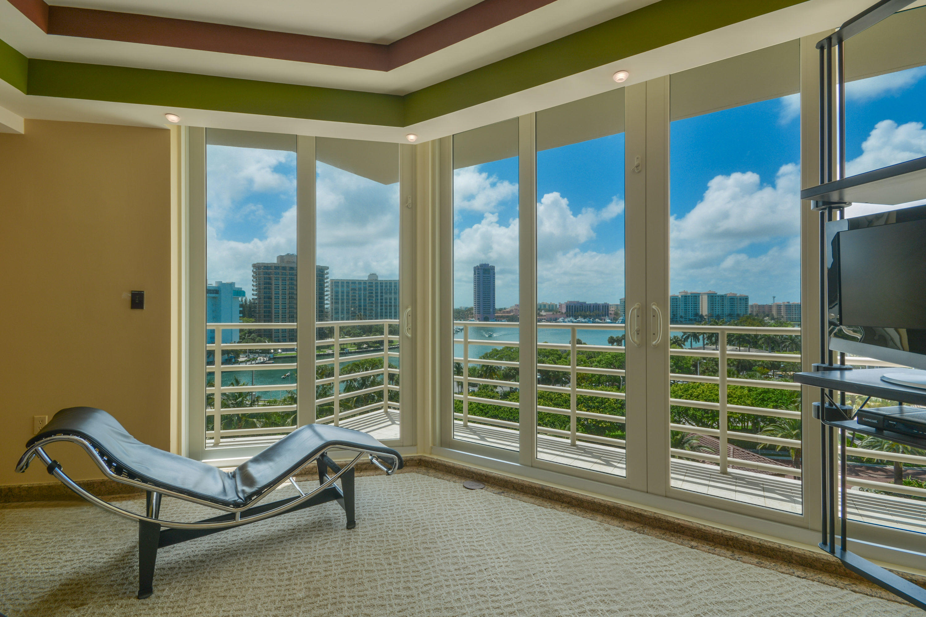 PRESIDENTIAL PLACE - Residential