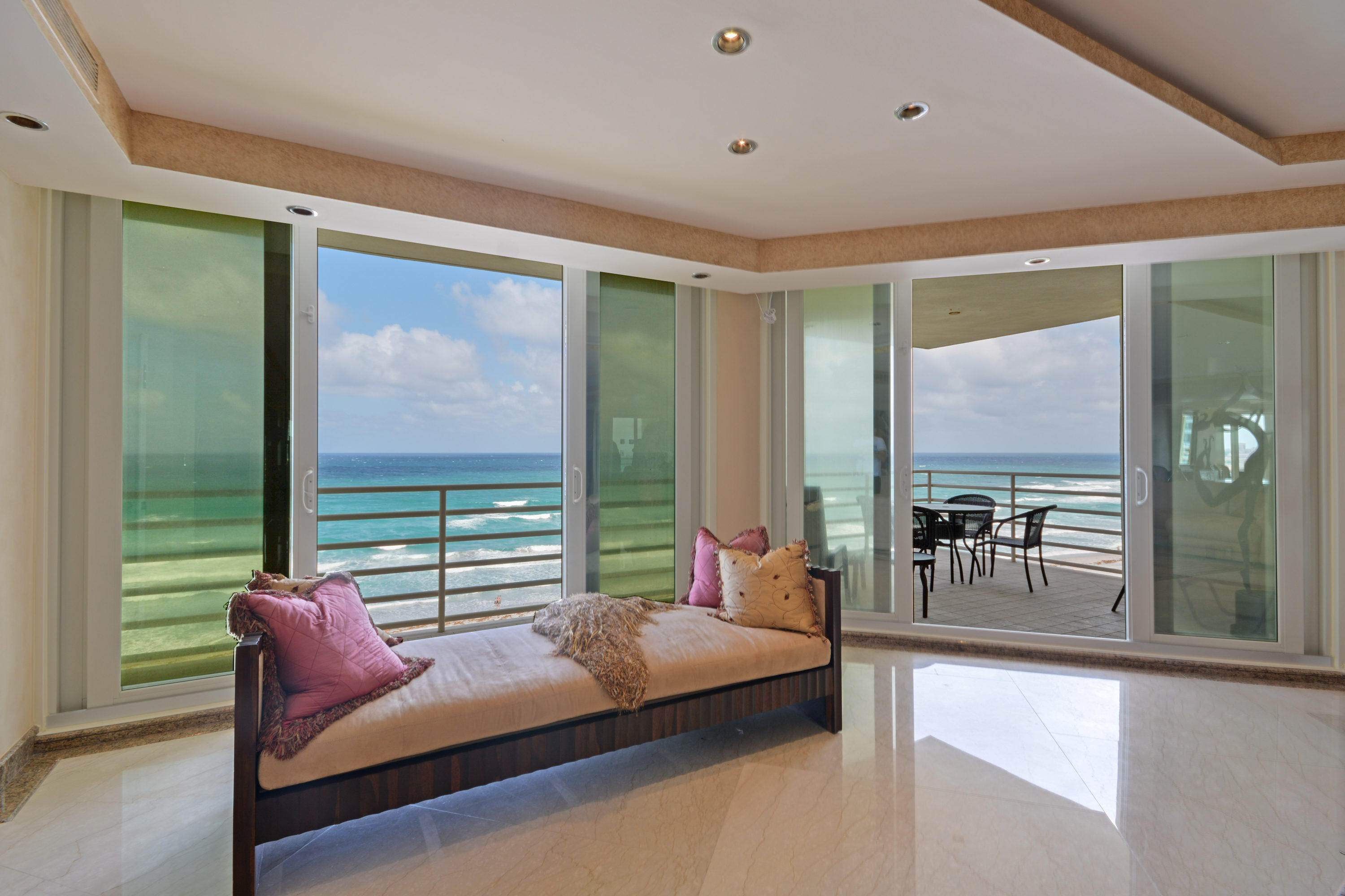 PRESIDENTIAL PLACE - Residential