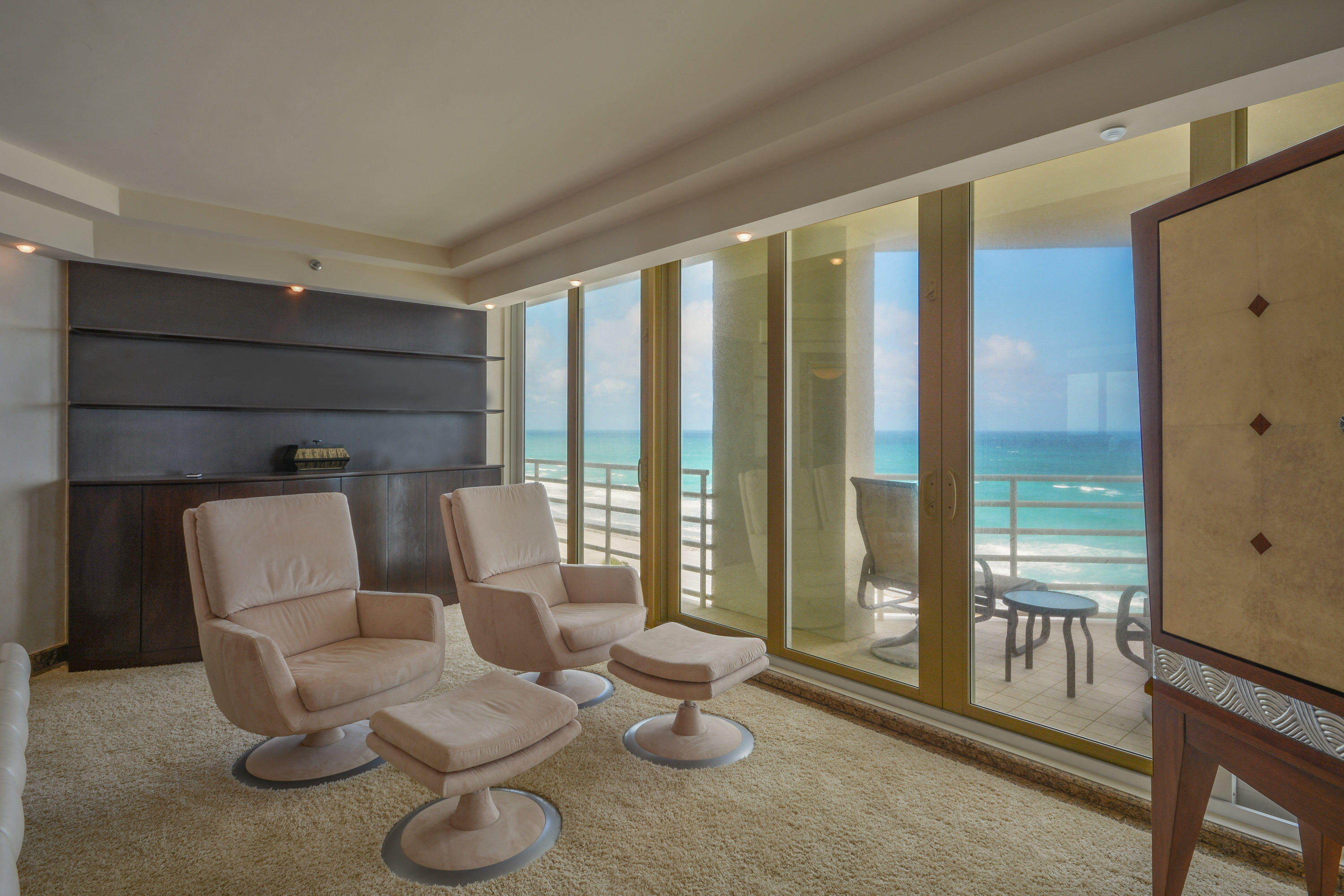 PRESIDENTIAL PLACE - Residential