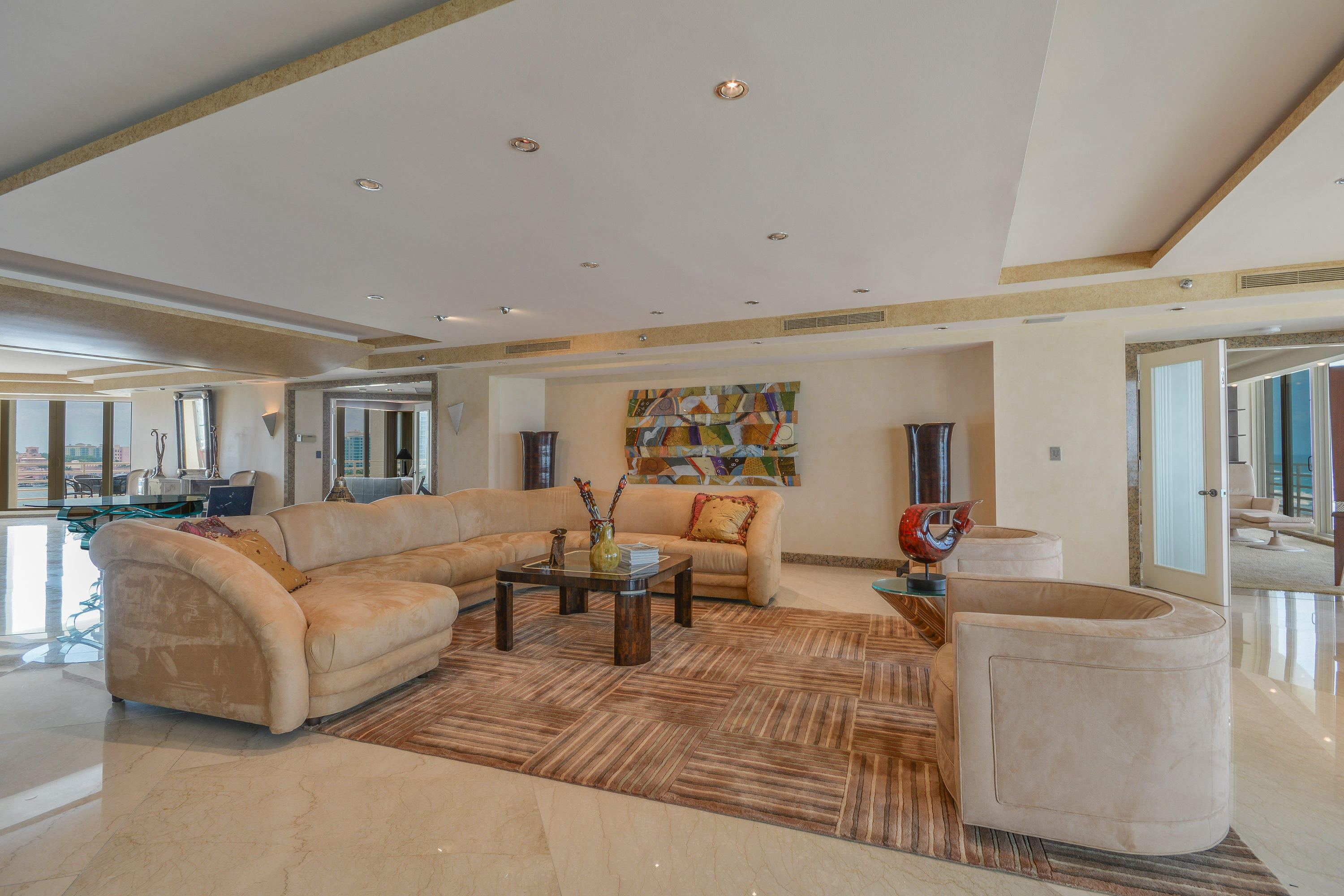 PRESIDENTIAL PLACE - Residential