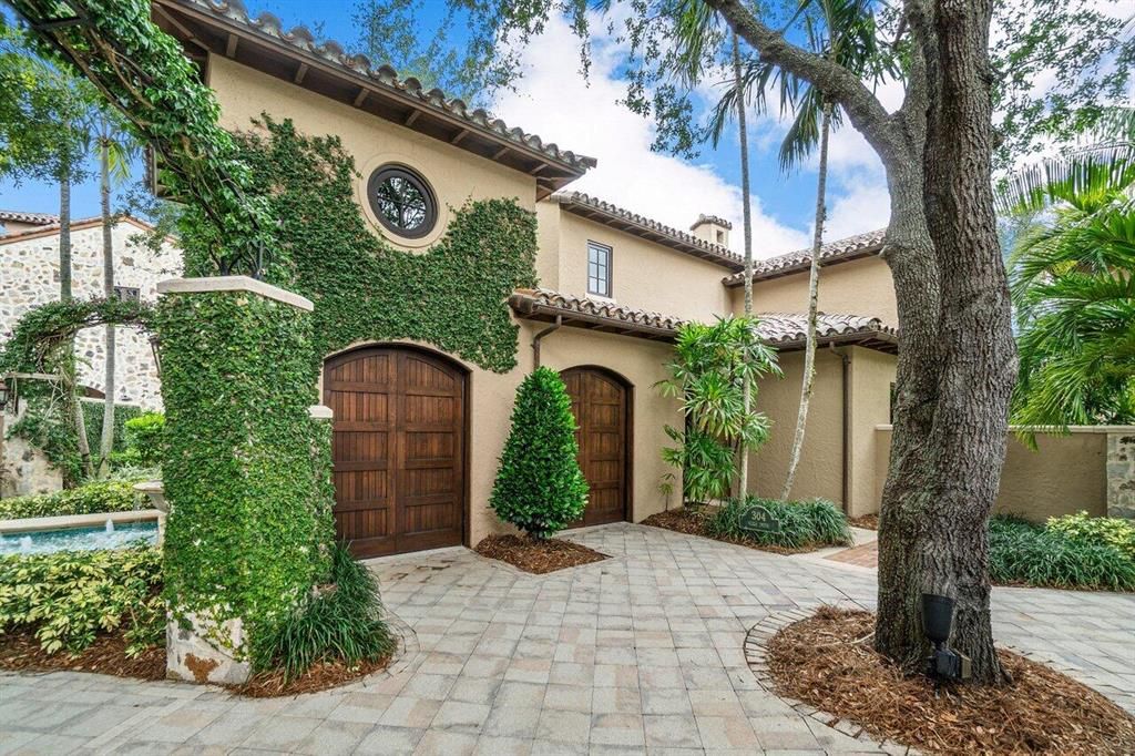 Photo of 304 Villa Drive, Jupiter, FL 33477 (MLS # R10710787)