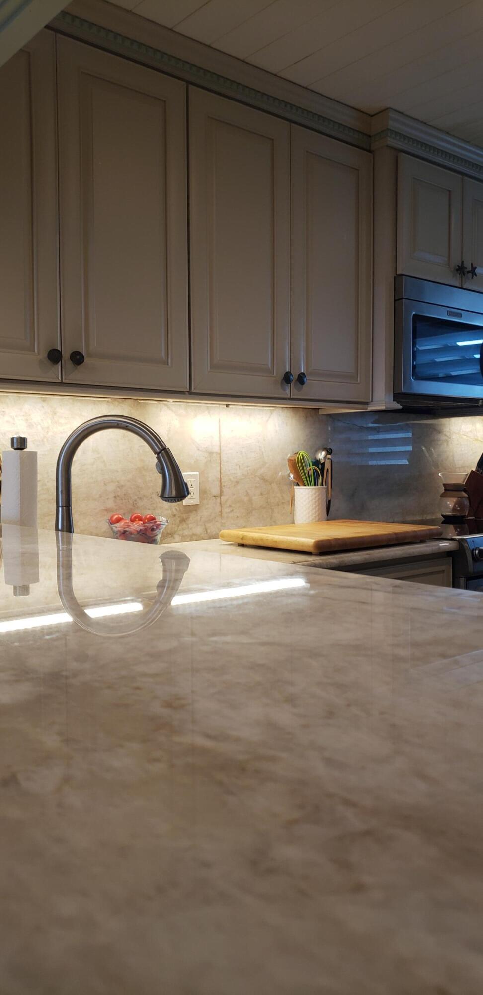 HUTCHINSON HOUSE CONDO - Residential Lease