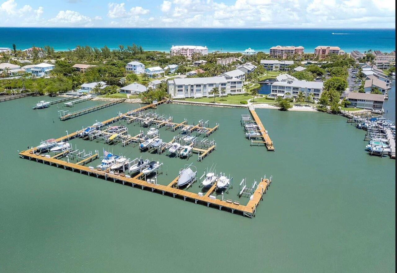 HUTCHINSON HOUSE CONDO - Residential Lease