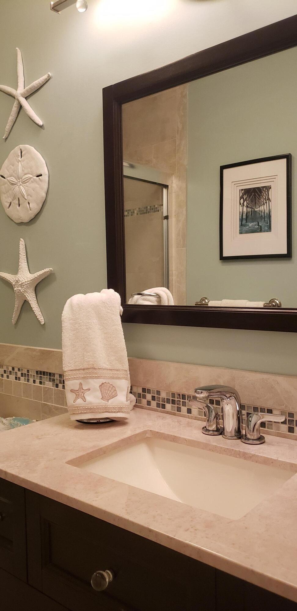 HUTCHINSON HOUSE CONDO - Residential Lease