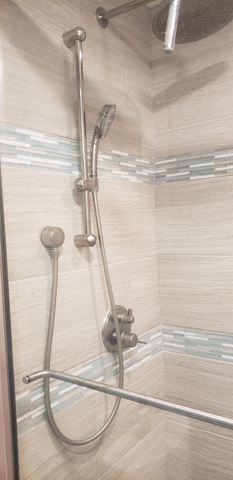 HUTCHINSON HOUSE CONDO - Residential Lease