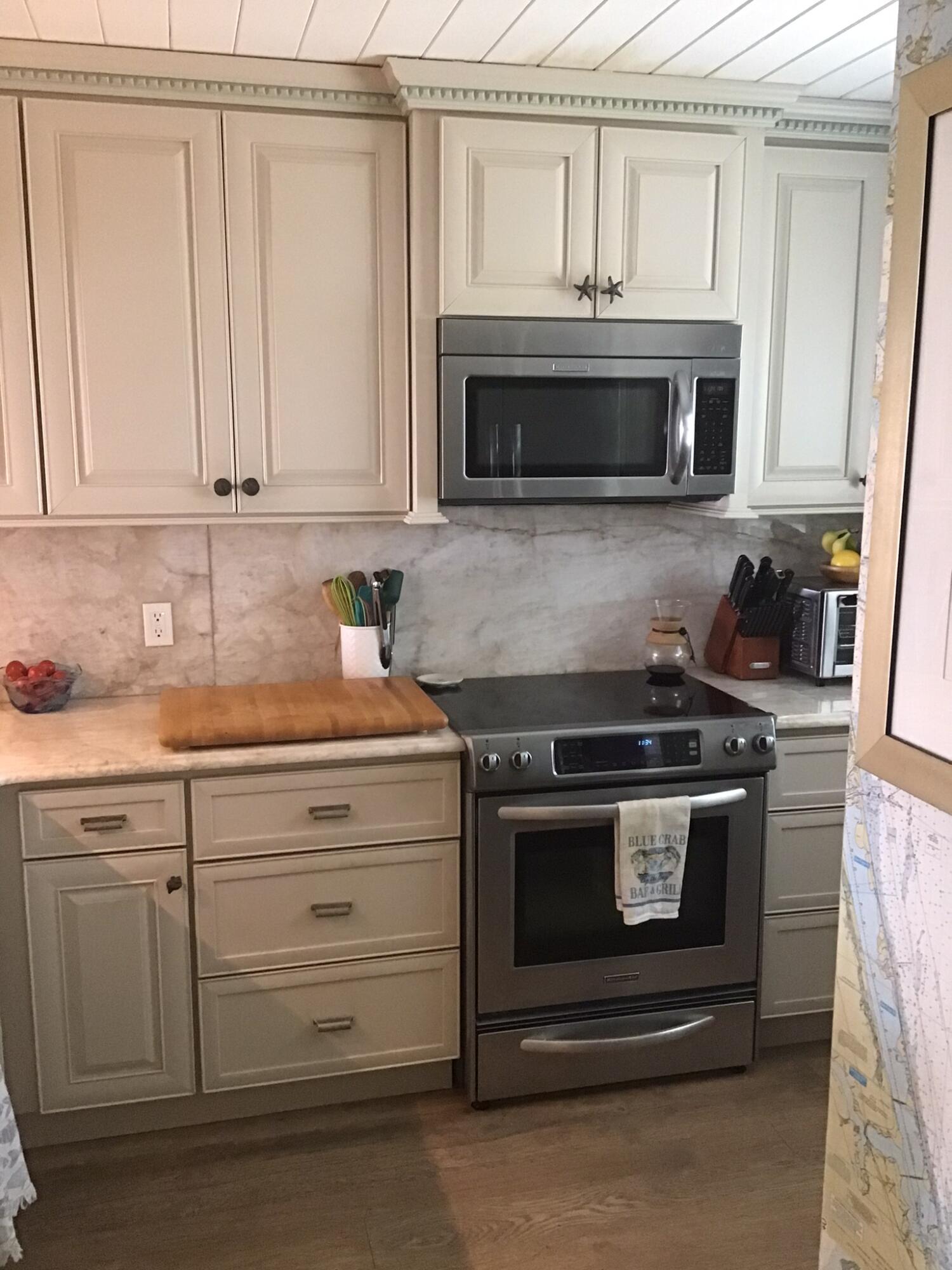 HUTCHINSON HOUSE CONDO - Residential Lease