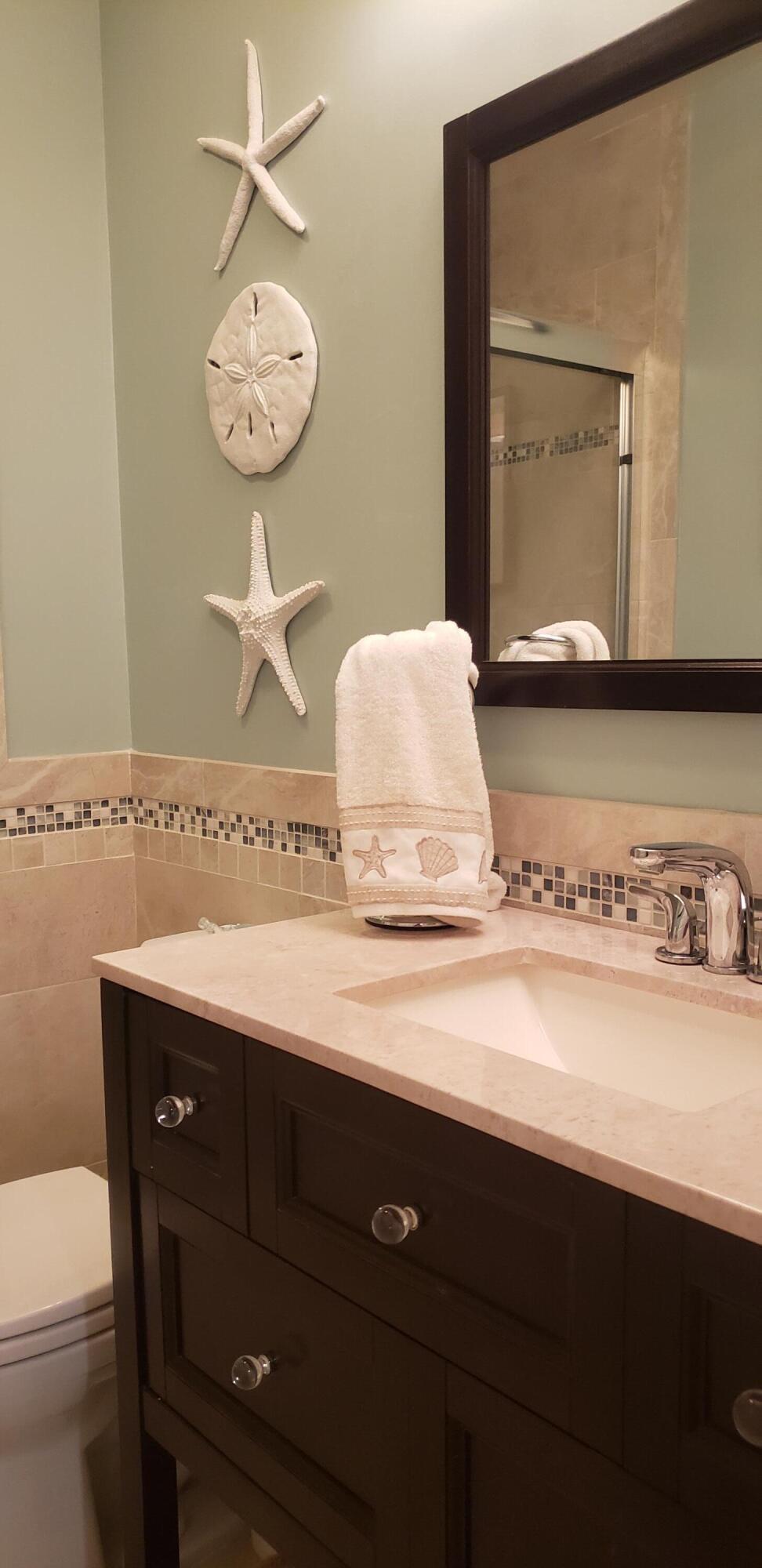 HUTCHINSON HOUSE CONDO - Residential Lease