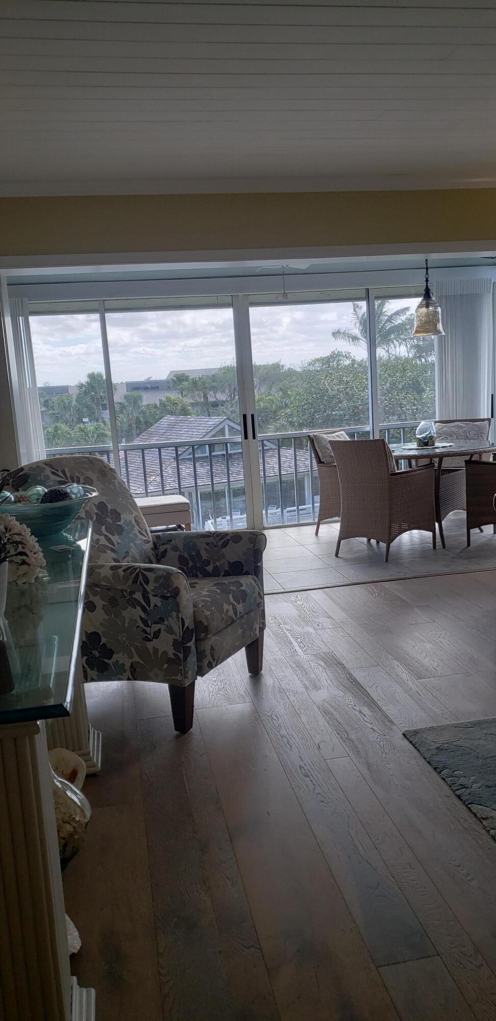 HUTCHINSON HOUSE CONDO - Residential Lease