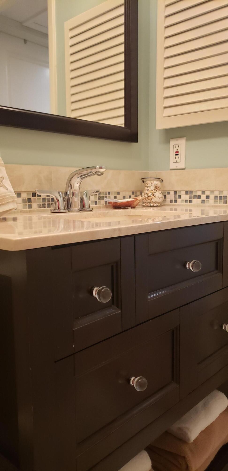 HUTCHINSON HOUSE CONDO - Residential Lease