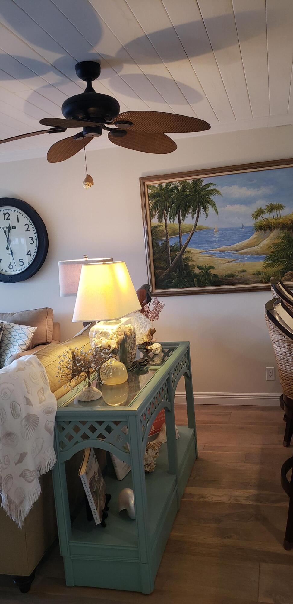 HUTCHINSON HOUSE CONDO - Residential Lease