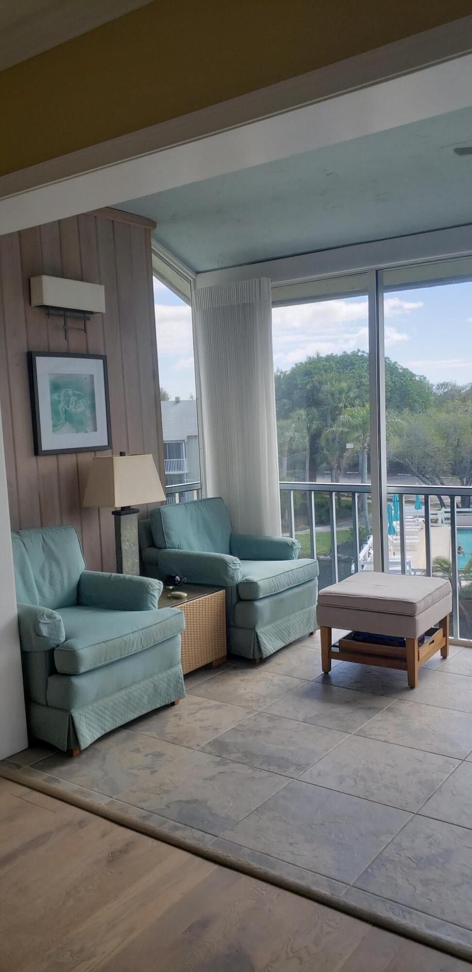 HUTCHINSON HOUSE CONDO - Residential Lease